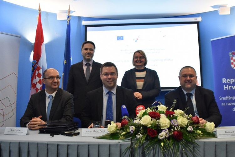 Potpisan Ugovor o dodjeli bespovratnih sredstava za projekt „Uspostava integralnog sustava za upravljanje službenom dokumentacijom Republike Hrvatske“